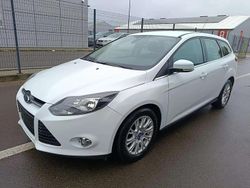 Blanc Utilisé 2013 Ford Focus Titanium Break | 3 250 €