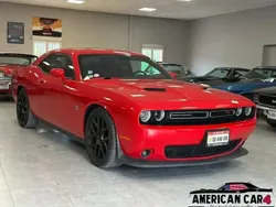 Rouge Utilisé 2015 Dodge Challenger Coupé | 54 500 €
