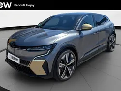 Gris Utilisé 2024 Renault Mégane Iconic Berline | 31 890 € (Prix juste)