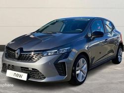 Gris Utilisé 2023 Renault Clio V Evolution Berline | 15 299 € (Prix juste)