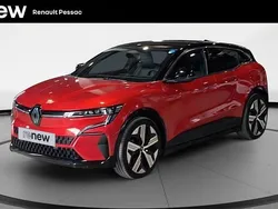 Rouge Utilisé 2023 Renault Mégane Iconic Berline | 28 500 € (Prix juste)