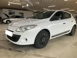 Blanc Utilisé 2011 Renault Mégane III Authentique Berline | 7 500 € (Prix juste)