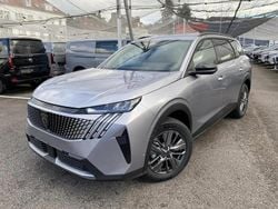 Gris Nouvelle 2025 Peugeot 5008 Allure SUV | 31 890 € (Super prix)