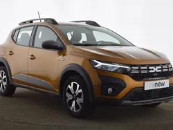 Orange Utilisé 2022 Dacia Sandero Comfort Citadine | 14 399 € (Prix juste)