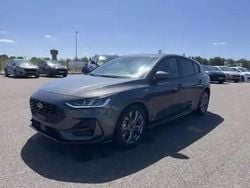 Gris Utilisé 2025 Ford Focus ST-Line X Berline | 28 999 € (Prix assez cher)
