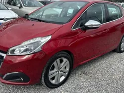 Rouge Utilisé 2016 Peugeot 208 Allure Citadine | 4 990 € (Super prix)