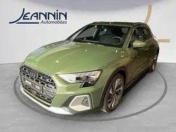 Vert district métallisé Utilisé 2025 Audi A3 e-tron Design Citadine | 51 990 €