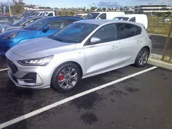 Gris Utilisé 2022 Ford Focus ST-Line | 21 901 € (Prix juste)