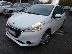 Blanc Utilisé 2012 Peugeot 208 Active Citadine | 5 990 € (Prix juste)