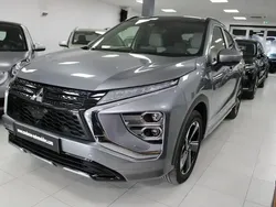 Gris Utilisé 2021 Mitsubishi Eclipse Cross Instyle SUV | 25 990 € (Prix juste)