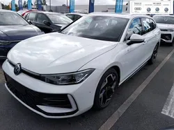 Blanc Utilisé 2024 VW Passat R-line Coupé | 49 990 €