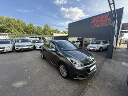 Utilisé 2015 Peugeot 208 Allure Citadine | 8 990 € (Prix juste)