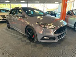 Utilisé 2016 Ford Focus ST Berline | 14 490 € (Bon prix)