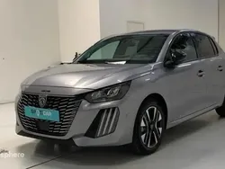 Gris Nouvelle 2025 Peugeot 208 Allure Citadine | 24 273 € (Prix assez cher)