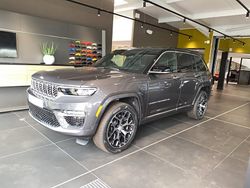 Gris Occasion 2024 Jeep Grand Cherokee Summit SUV | 79 890 € (Super prix)