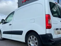 Blanc Utilisé 2010 Peugeot Partner Monospace | 6 690 € (Prix assez cher)