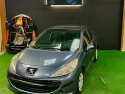 Gris Utilisé 2006 Peugeot 207 Berline | 4 990 € (Prix juste)