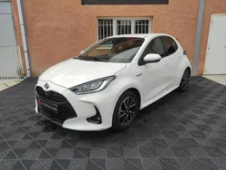 Blanc Utilisé 2021 Toyota Yaris Hybrid Design Berline | 15 490 € (Prix juste)