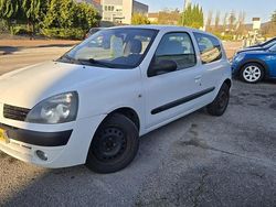 Utilisé 2004 Renault Clio II Dynamique Berline | 2 500 € (Super prix)