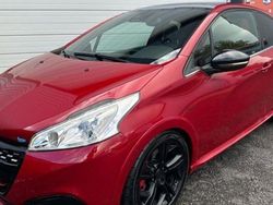 Rouge Utilisé 2018 Peugeot 208 GTi Citadine | 13 990 € (Prix juste)