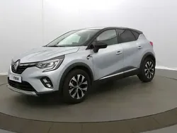 Gris Utilisé 2024 Renault Captur Techno SUV | 19 990 € (Prix juste)