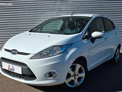 Blanc Utilisé 2010 Ford Fiesta Titanium Citadine | 6 990 € (Prix cher)