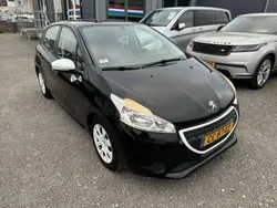 Noir Utilisé 2014 Peugeot 208 Citadine | 7 900 € (Prix juste)