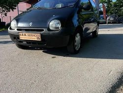 Utilisé 2000 Renault Twingo Initiale Citadine | 2 990 € (Prix assez cher)