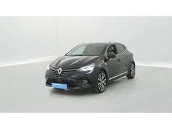 Utilisé 2021 Renault Clio V Initiale Paris Citadine | 16 790 € (Prix juste)
