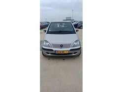Gris Utilisé 2003 Mercedes A140 Citadine | 3 890 €