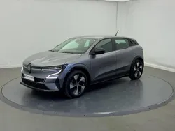 Gris Utilisé 2022 Renault Mégane Evolution Berline | 23 443 € (Prix juste)