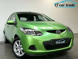 Vert Utilisé 2010 Mazda 2 Independence Berline | 4 850 €