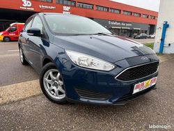 Bleu Utilisé 2015 Ford Focus Trend Citadine | 7 990 €