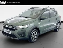 Gris Utilisé 2024 Dacia Sandero Expression Citadine | 17 990 € (Prix assez cher)