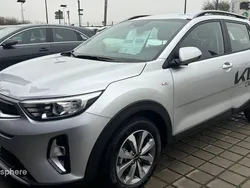 Gris Utilisé 2024 Kia Stonic Active SUV | 20 999 € (Prix cher)