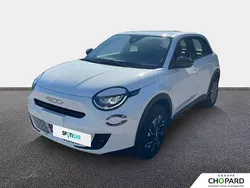 Blanc Nouvelle 2025 Fiat 600 Red | 33 200 € (Prix cher)