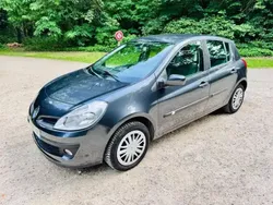 Gris Utilisé 2007 Renault Clio II Citadine | 4 990 € (Prix juste)