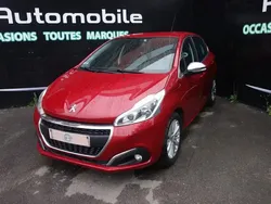 Rouge Utilisé 2015 Peugeot 208 Active Citadine | 4 800 € (Bon prix)