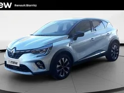 Gris Utilisé 2024 Renault Captur Techno SUV | 20 190 € (Prix juste)