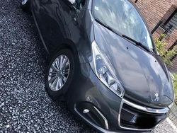 Utilisé 2016 Peugeot 208 Style Citadine | 6 000 € (Prix juste)