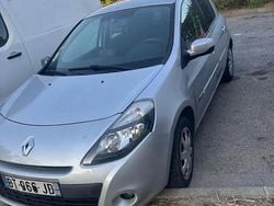 Utilisé 2011 Renault Clio III Night&Day Berline | 4 990 € (Prix assez cher)