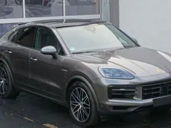 Utilisé 2023 Porsche Cayenne SUV | 110 000 € (Bon prix)