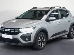 Gris Utilisé 2024 Dacia Sandero Expression Citadine | 18 899 € (Prix cher)
