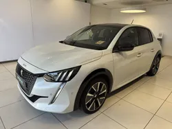 Blanc Utilisé 2022 Peugeot e-208 Citadine | 18 290 € (Prix juste)