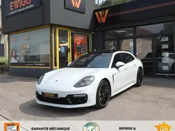 Blanc Utilisé 2018 Porsche Panamera S E-Hybrid Sport Turismo Berline | 71 989 €