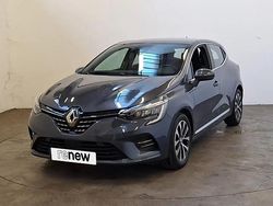 Gris Utilisé 2022 Renault Clio V Intens Citadine | 14 990 € (Prix juste)