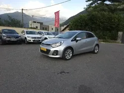 Utilisé 2016 Kia Rio Motion Berline | 7 890 € (Prix assez cher)