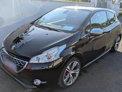 Noir Utilisé 2015 Peugeot 208 GTi Citadine | 11 200 € (Prix assez cher)