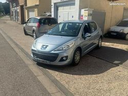 Gris Utilisé 2011 Peugeot 207 Berline | 3 700 € (Prix juste)