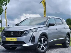Gris Utilisé 2024 Peugeot 5008 GTi Monospace | 31 890 € (Prix juste)